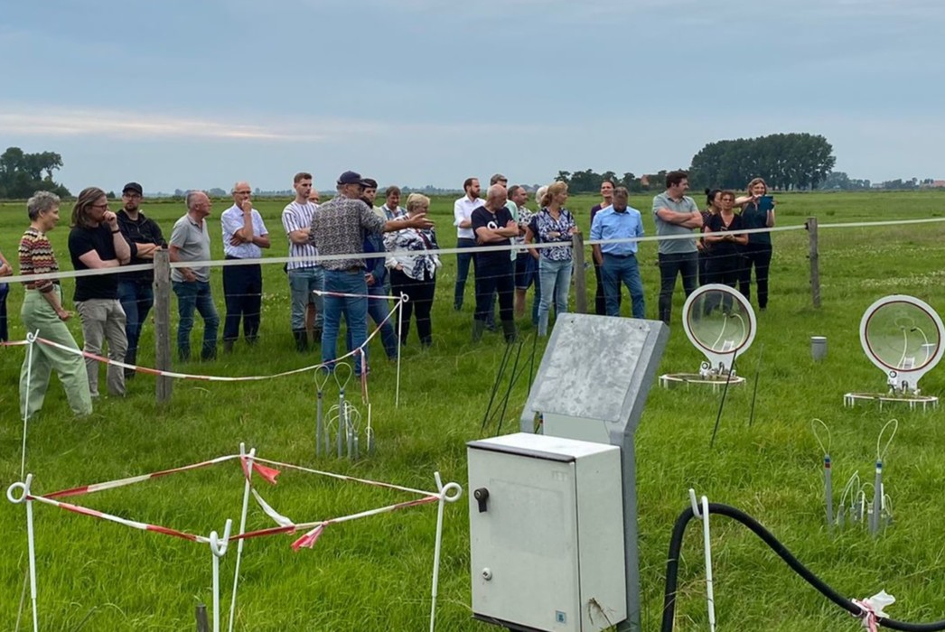 Foto van een demo bij meetapparatuur in Aldeboarn-De Deelen